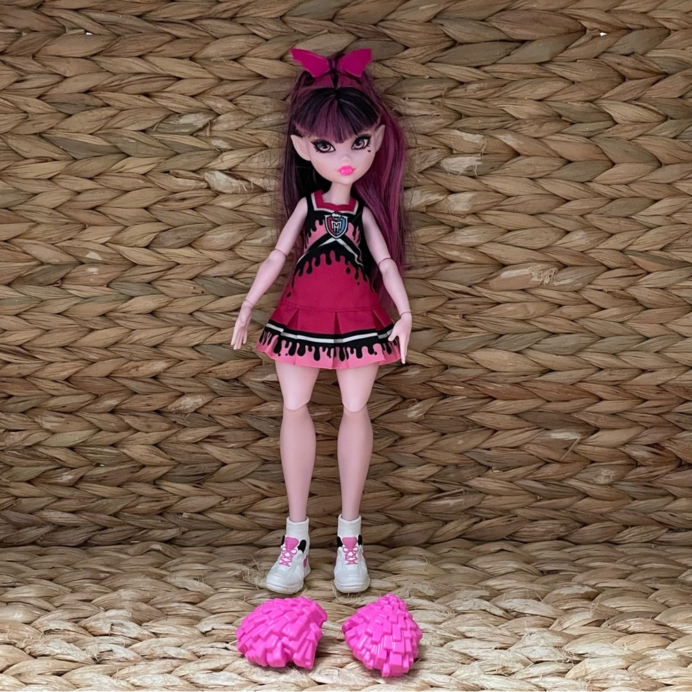 Monster High Generation 3 Ghoul Spirit Sports Theme 2021-22 - Picture 1 of 7